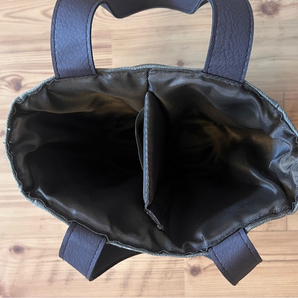 LEGACY - a Picnic Time Brand, 2 Bottle Insulated Wine Bag Cooler Good Condition - Picture 11 of 13